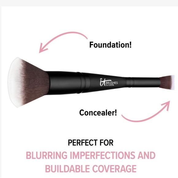 it cosmetics Other - IT Airbrush Dual Ended Flawless Complection Concealer & Foundation Brush#132